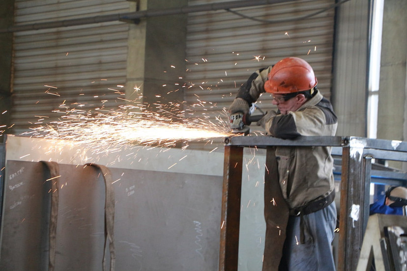 В Саратовской области обрубщику литья готовы платить до 300 тысяч рублей 